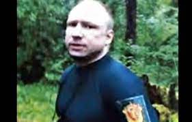 Breivik kurz nach seiner festnahme. Menschenrechte Statt Eugenik Mein Zettelkasten Anschlage In Norwegen