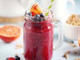 Ca Y Est Les Beaux Jours Sont Enfin De Retour On Retrouve Avec Plaisir Nos Fruits De Saison Preferes Smoothie Fruits Rouges Smoothie Fruit Smoothie Recette