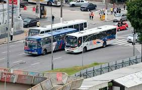 De acordo com a decisão da desembargadora dalila andrade, caso a greve seja realmente deflagrada, a operação de transporte deverá ser mantida com um mínimo de 60% da frota em cada uma das. Declarada O Fim Da Greve Dos Motoristas De Onibus Em Sao Bernardo
