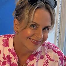 A new seafood restaurant is taking over a former Mexican spot. Mr. and Mrs.  Crab, which has a location in Bradenton, will be opening their 24th or 25th  restaurant in Sarasota, FL.