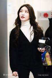 Pin De Ela Cebeci Em Kim Chungha Kim Chanmi Kim Chungha Cantores