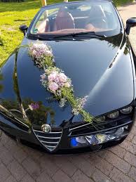 Wir Liefern Blumen Blumenstrauss Und Pflanzen In Kiel Und Umgebung Autoschmuck Hochzeit Autodeko Hochzeit Hochzeit
