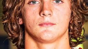 Harley Martin's Instagram, Twitter & Facebook