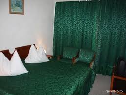 Tv color, minibar, baie proprie cu cada, balcon, sezlonguri.hotelul este de asemenea dotat cu centrala. Hotel Safir Cap Aurora