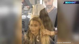 Please consult with your administrator. Haare Entfarben Haarfarbe Entfernen Diese Hausmittel Helfen Focus De