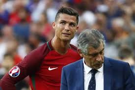 وكان الفوز الوحيد لمنتخب البرتغال على فرنسا في نهائي يورو 2016، حيث لم يسبق وأن فاز عليه إلا في مباريات ودية. Ù…Ø¯Ø±Ø¨ Ø§Ù„Ø¨Ø±ØªØºØ§Ù„ Ø±ÙˆÙ†Ø§Ù„Ø¯Ùˆ ÙƒØ§Ù† Ø§Ù„Ù„Ø§Ø¹Ø¨ Ø±Ù‚Ù… 12 ÙÙŠ Ù†Ù‡Ø§Ø¦ÙŠ ÙŠÙˆØ±Ùˆ 2016 Ø§Ù„Ù…ØµØ±ÙŠ Ø§Ù„ÙŠÙˆÙ…