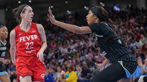 Caitlin Clark leads Fever to rout of Angel Reese's Sky with another first-of-its-kind stat line - CBSSports.com