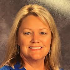 Are their places to pin trade in Downtown Disney?