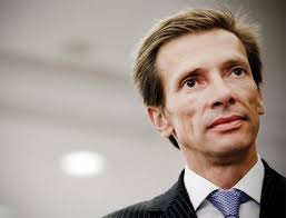 Sonae vende negócio dos hipermercados em Angola a Isabel dos Santos