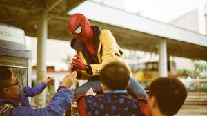 Quinta, 20 de novembro de 2008, 18:11 h. Brasileiro Se Disfarca De Homem Aranha Em Seu Ultimo Dia De Trabalho E Video Viraliza Louise Bevan Homem Aranha Super Heroi The Epoch Times En Espanol