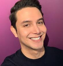 A nurse just told me, “I was so shocked when you walked in because I  thought you were a celebrity from the Philippines! His name is Paolo  Ballesteros.” Honestly… I kind of