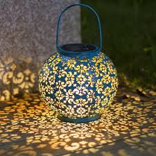 Solar Lantern For Outside This Solar Light Is A Real Eye Catcher And Conjures An Atmospheric Romantic Li Laterne Garten Solar Hangelampen Solarleuchten Garten