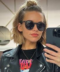 Jessica Dampier's Instagram, Twitter & Facebook