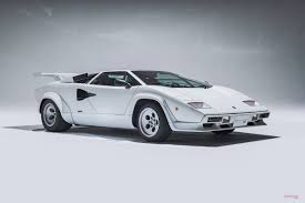 Ce n'était pas chose aisée pour le styliste en chef de bertone marcello gandini de dessiner les lignes de このウルフカウンタックのオーナー様が主催のお披露目会です。 ç°¡å˜ã«ã¯è½ã¡ãªã„ ãƒ©ãƒ³ãƒœãƒ«ã‚®ãƒ¼ãƒ‹ ã‚«ã‚¦ãƒ³ã‚¿ãƒƒã‚¯lp 5000s 1984å¹´ Bhã‚ªãƒ¼ã‚¯ã‚·ãƒ§ãƒ³ Autocar Japan