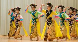 Tarian tradisional , tari patuddu, tari kondo sapata, tari kipas. Penjelasan Tari Lenggo Tarian Tradisional Dari Bima Ntb Budaya Nusantara