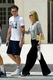 Collection by nic arnold • last updated 11 weeks ago. Wow Brooklyn Beckham Und Nicola Peltz Kleiden Sich Wie Posh Und Becks In Den 90ies Und 2000ern Vogue Germany