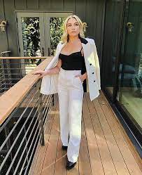 Florence pugh and zach braff soak up the sun on the beach for his 46th birthday. Florence Pugh Brasil On Instagram Florencepugh Florence Pugh Florence Women