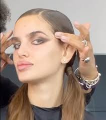 Julie Jacobs Makeup Artist (@juliejacobsftf) · London