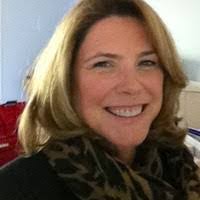 Denise Pitt's Instagram, Twitter & Facebook