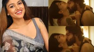 Oviya Helen Leaked Viral MMS Video Scandal: तमिल अभिनेत्री ओविया हेलन का  कथित सेक्स वीडियो ऑनलाइन लीक हुआ, जानिए क्या हुआ | Oviya Helen Leaked Viral  MMS Video Scandal: Tamil actress Oviya