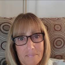 Who is the best ophthalmologist for cataract surgery?