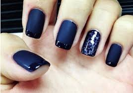 Hermosos diseños en uñas color azul marino. Elegantes Unas De Color Azul Marino Elegantes Unas