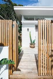 Selain itu, pagar rumah minimalis yang didesain secara bagus dapat menjadikan rumah anda lebih terlihat mewah dan elegan. 19 Gambar Pagar Minimalis Modern Terbaru 2021 Dari Kayu Hingga Besi Rumah123 Com