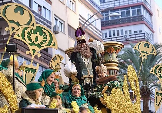 La Asociación de Reyes Magos de Cádiz reúne a cinco destacadas agrupaciones para su Gala Solidaria de Carnaval 2026