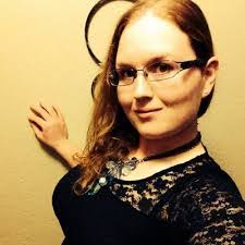 Laura Stucky's Instagram, Twitter & Facebook