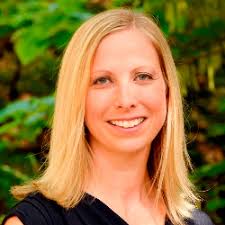 Melissa Bayne's Instagram, Twitter & Facebook