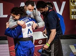 ראש הממשלה נפתלי בנט נשא דברים הערב (רביעי) בהר הרצל בטקס האזכרה הממלכתי לזכרו של חוזה המדינה בנימין זאב הרצל. Fzoj0y8cq83xjm