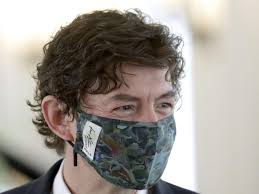 Christian drosten, director of the institute of virology at berlin's charité hospital, is pictured after a news conference in berlin on march 26, to comment on the spread of the novel coronavirus in. Fallzahlen Steigen Langsamer Neuer Corona Impfstoff Das Sagt Virologe Christian Drosten Shz De