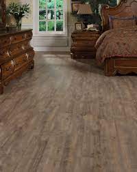 Rustic Gray Oak Freefit Classic Luxury Vinyl Flooring Beautiful Designs That Give An Aged Oak Look As True T Luxury Vinyl Flooring Luxury Vinyl Tile Flooring