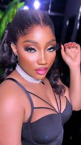 God dey create, my boss dey beautify Five shades of a pretty client 💋💋💯  Make by Victoria Eddyddydy Book a session with us