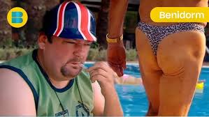 Mel Shows Off His Swimming Outfit! 🫣