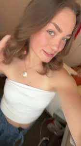 Amber Pettit (@ambermpettit)