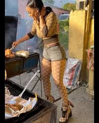 Keyshia Ka Oir Davis On Instagram Tek Ova Di Jerk Pan Keyshia Ka Oir Date Night Fashion Keyshia