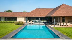 Er werden drankjes en popcorn voorzien. Zwembad Te Waregem Zwembaden Parydel Zwembaden