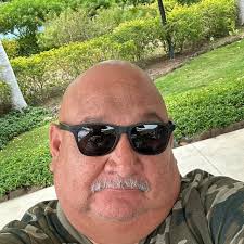 Older men? Do I even look pretty? I don't get any likes.💔