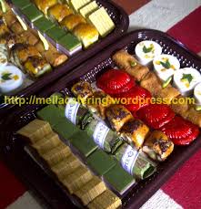 100 gram kacang hijau kupas, rendam selama 1 jam. Kue Tradisional Untuk Hantaran Meila Catering