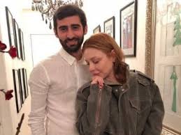 Скачай тина кароль выше облаков (live) (спектакль. Tina Karol Pokazala Intriguyushee Foto S Neznakomym Muzhchinoj