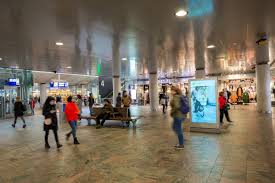 Rotterdam centraal is located right in the heart of the city and is one of the netherlands' largest train stations. Rotterdam Central Station Muss Man Gesehen Haben