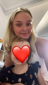 Um a 🏳️‍🌈 ..20 years of age..um down for a serious relationship... bio to  bio..date nights ..sleep over koore those kind of things..um residing side  ya sarona🥺