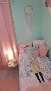 Chambre De Ma Fille Lit Ikea Attrape Reves Marcel Meduse Reveil Fleux Com Etageres Coussin Rose Et Tapis But Chambre Enfant Style De Chambre Vert Chambre