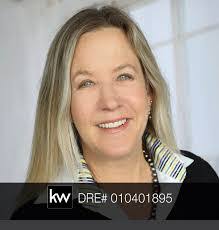 Lori Hoffman's Instagram, Twitter & Facebook