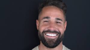 Jose Luis Capote. Oral Rehabilitation: Dental Implants and Veneers