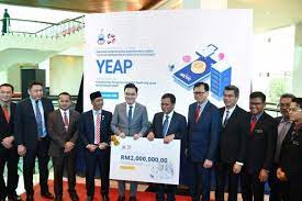 (rantai kunci sabah, rantai kunci berbentuk hati ,lencana dan pin lampu led). Kerajaan Warisan Plus Perkasa Belia Sabah Utusan Borneo Online