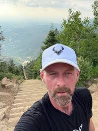 Karen Pieri's Instagram, Twitter & Facebook