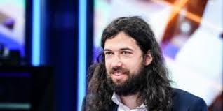 Důvodem změny nejvyššího zákona je údajná obrana proti snahám eu zavádět přísnější zbraňové směrnice. Mikulas Ferjencik Cnn Prima News