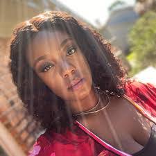 Amanda Kaye's Instagram, Twitter & Facebook